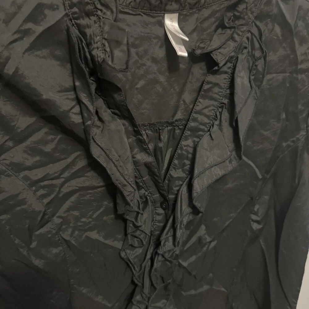 Shiny Gray Xhilaration Blouse - Size XL - Picture 2 of 6